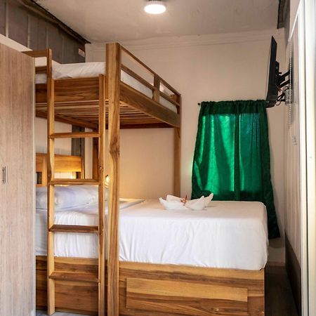 Emi'S Place Container Living Увита Экстерьер фото