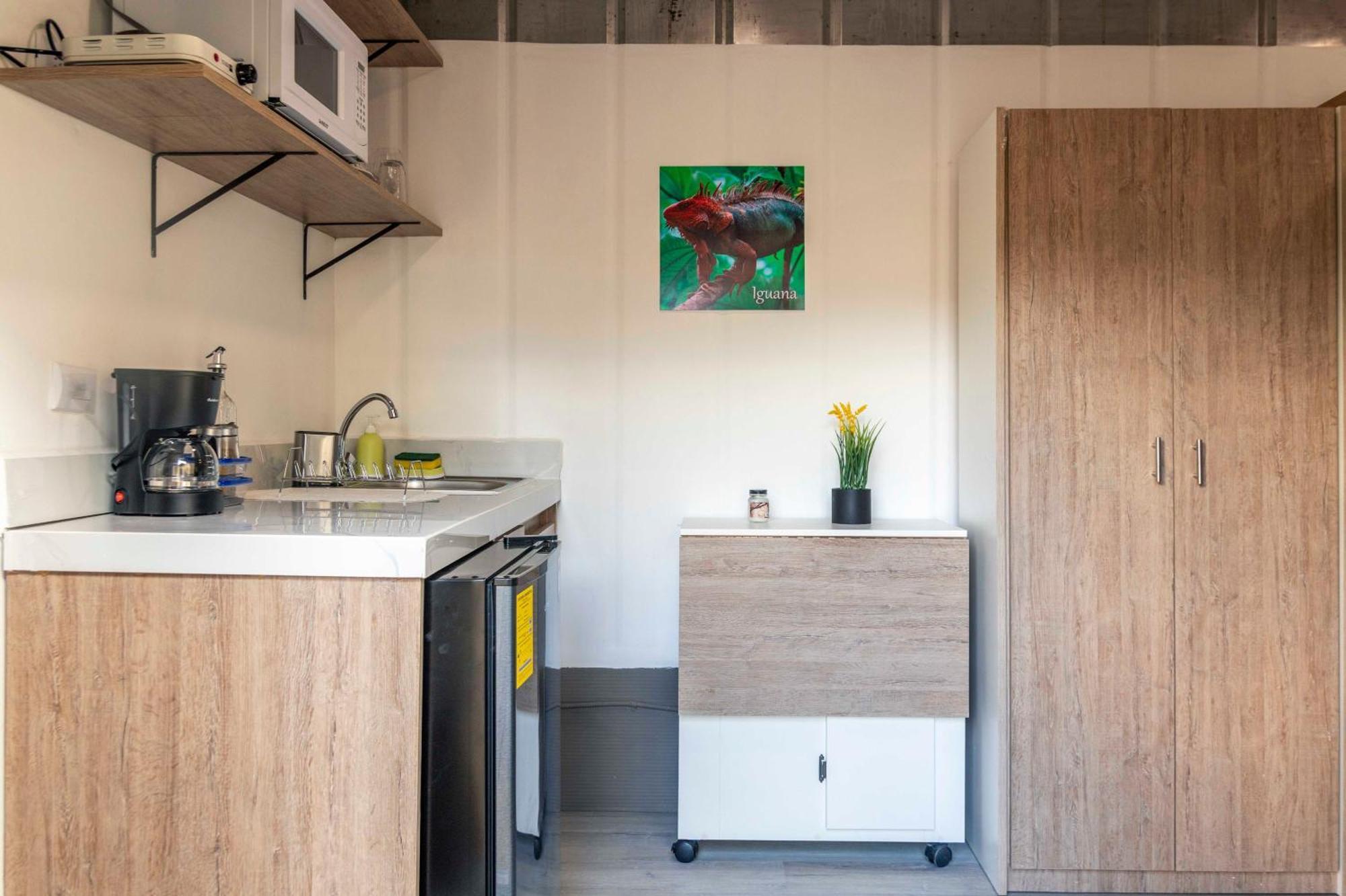 Emi'S Place Container Living Увита Экстерьер фото