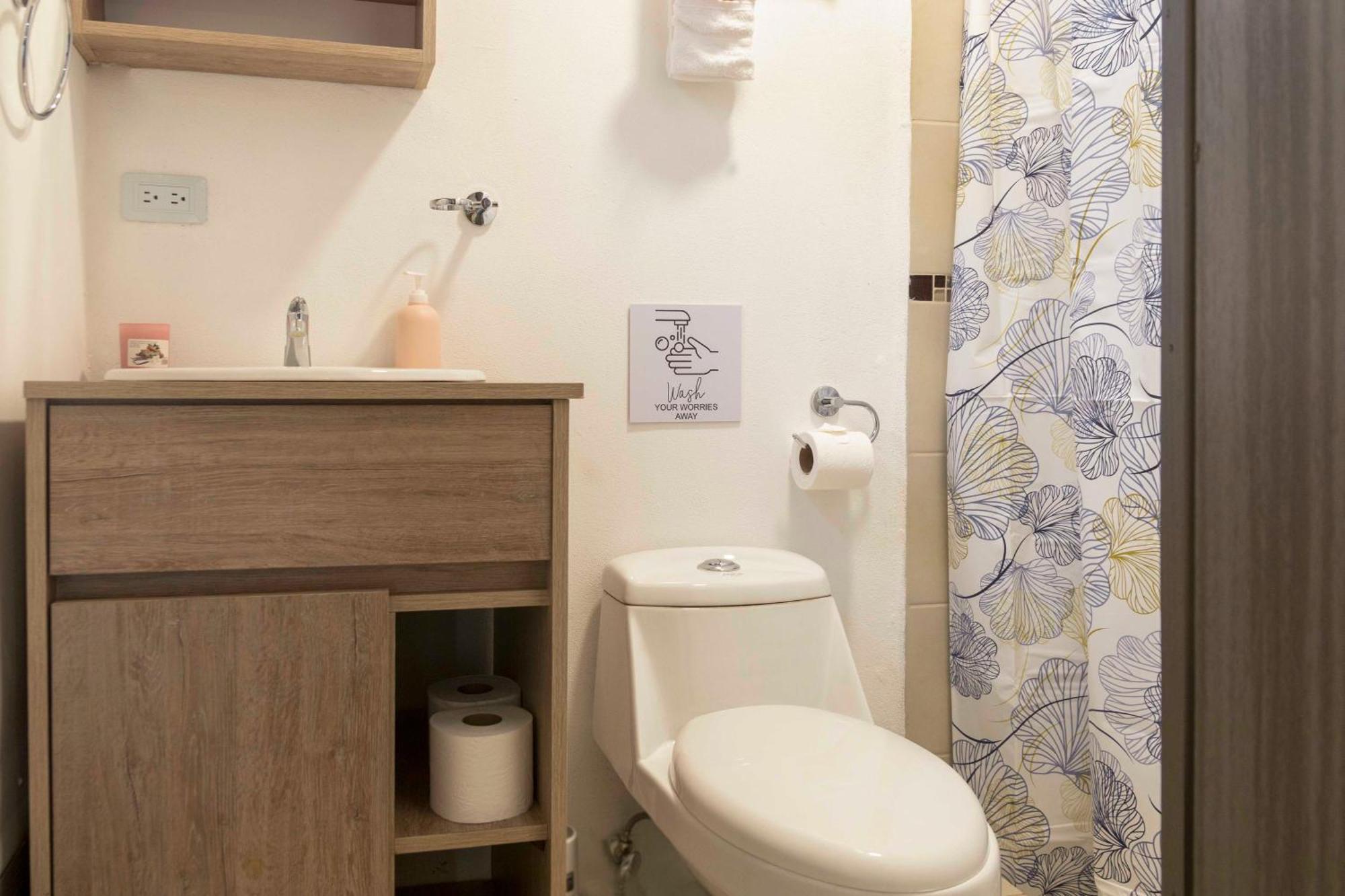 Emi'S Place Container Living Увита Экстерьер фото