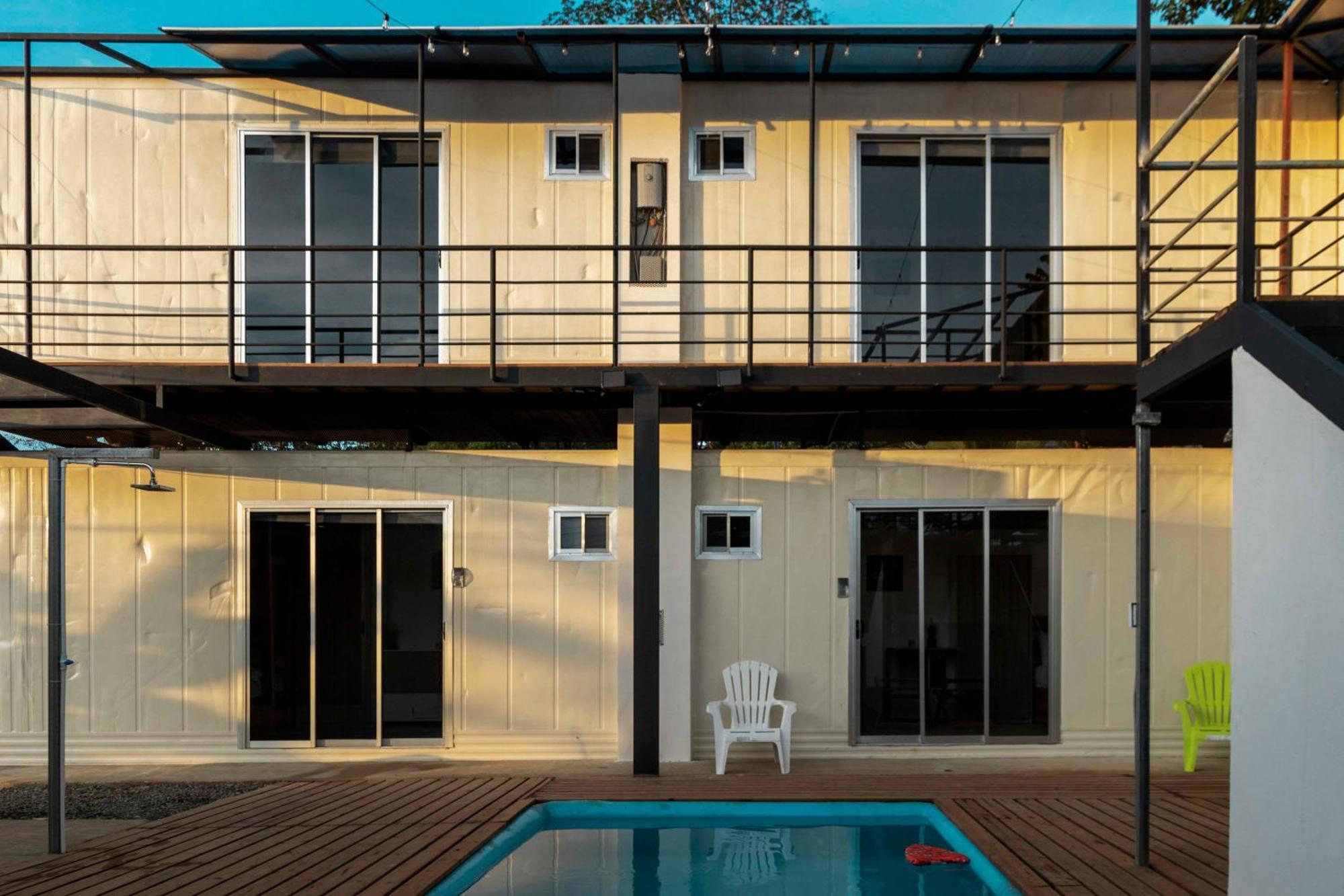 Emi'S Place Container Living Увита Экстерьер фото