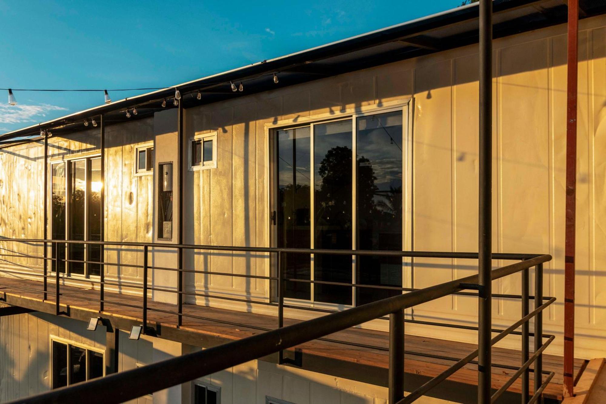 Emi'S Place Container Living Увита Экстерьер фото